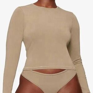 SKIMS new vintage long sleeve cropped long sleeve M desert sand